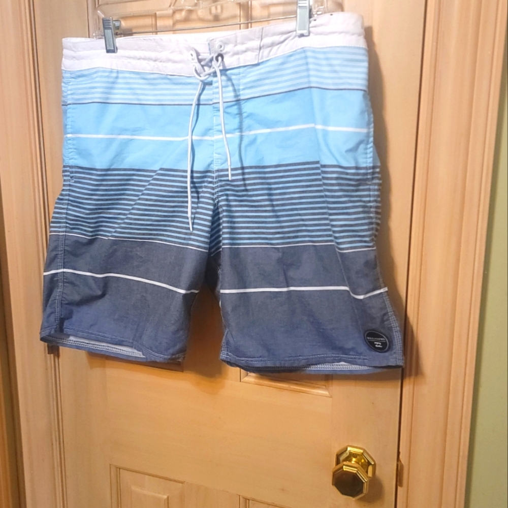 Mens Sz L Billabong Swim Shorts Swimsuit Blue Gray Stripes - Picture 1 of 8